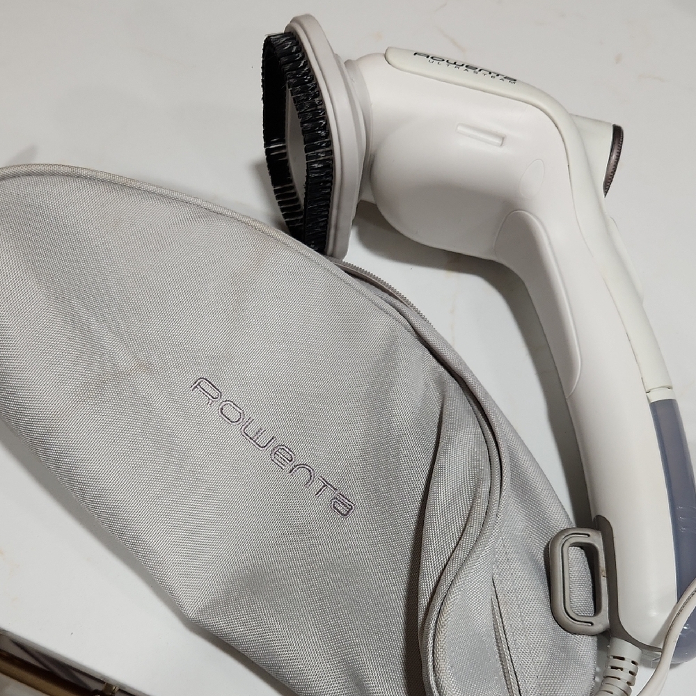 Rowen Gray and White Handheld Steamer